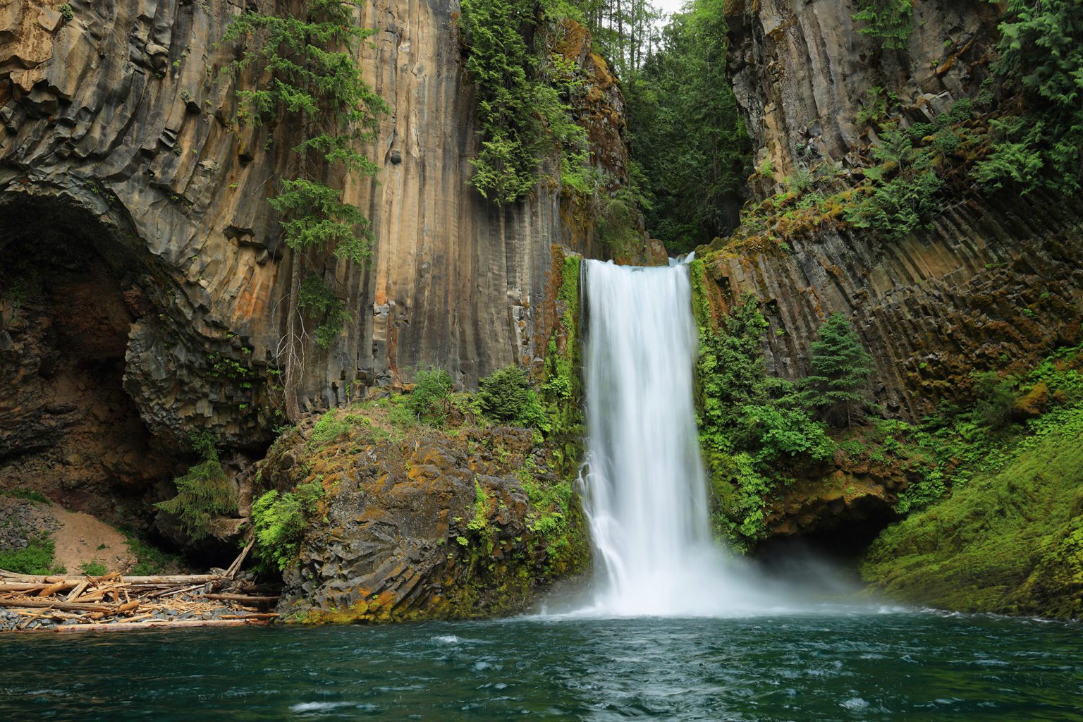 Toketee Falls - Amazing America