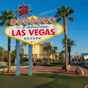 Welcome to the Signs of Las Vegas – The Nomadic Lifestyle